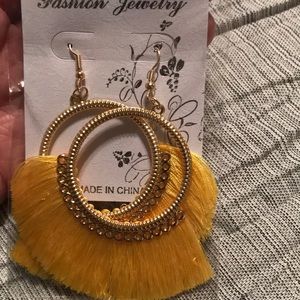 Tassel dangle earring